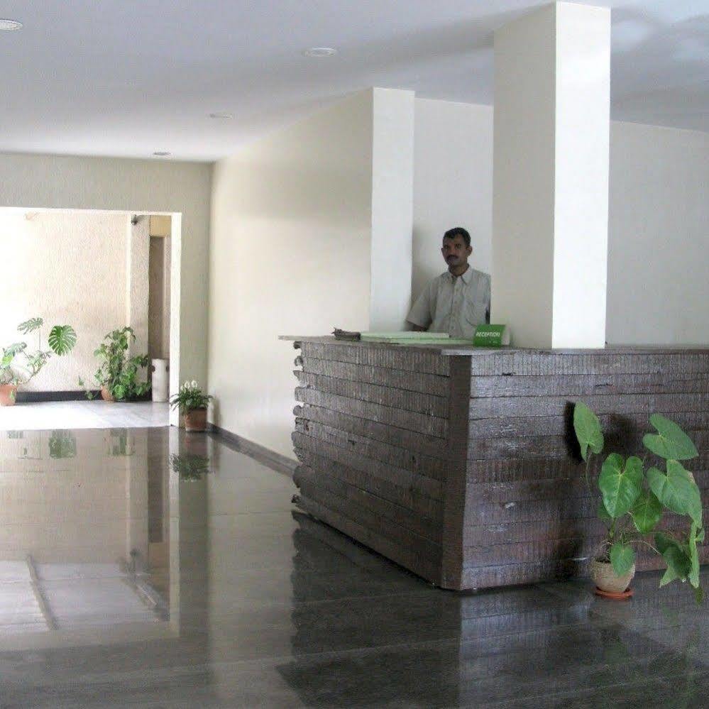 Oyo 1194 Hotel Gulmohr Pune Dış mekan fotoğraf