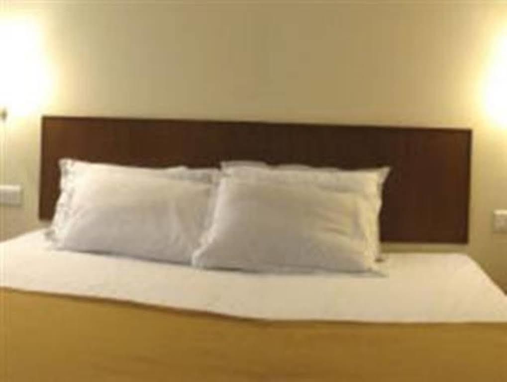Oyo 1194 Hotel Gulmohr Pune Dış mekan fotoğraf