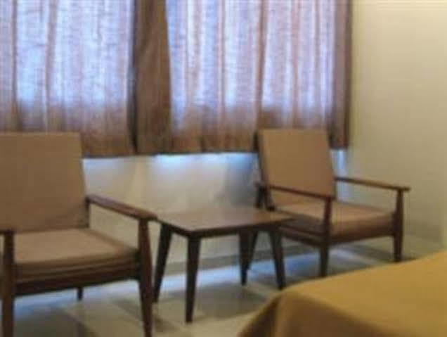 Oyo 1194 Hotel Gulmohr Pune Dış mekan fotoğraf